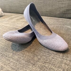 Allbirds Blue Gray Flats - Womens 8 Tree Breezer in “Seashell”